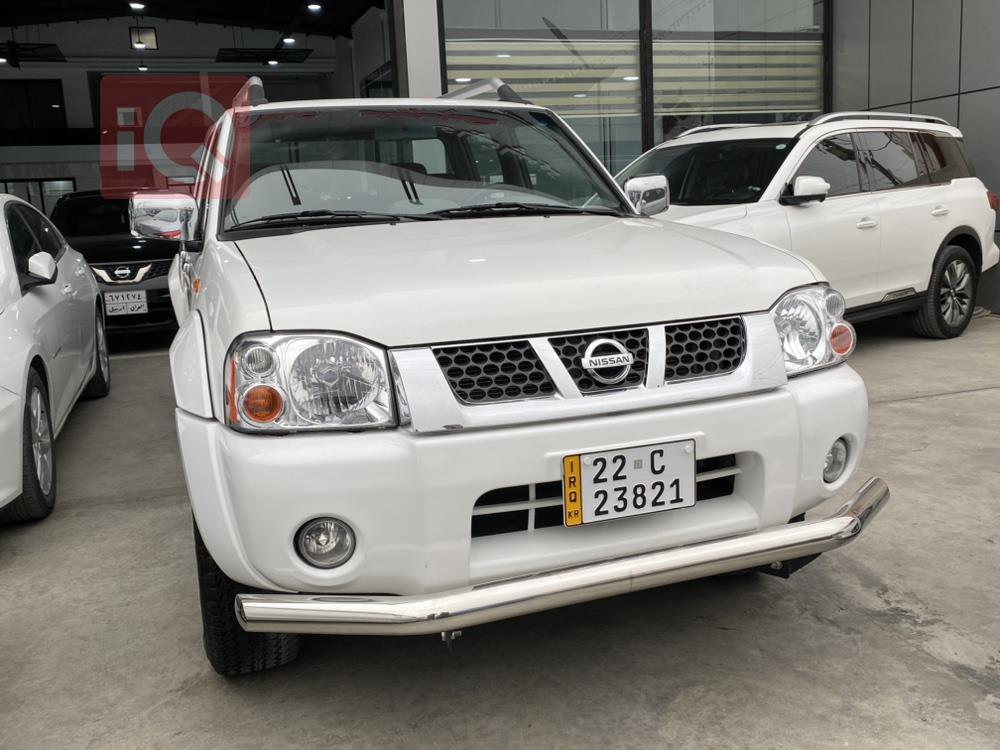 نیسان NP300